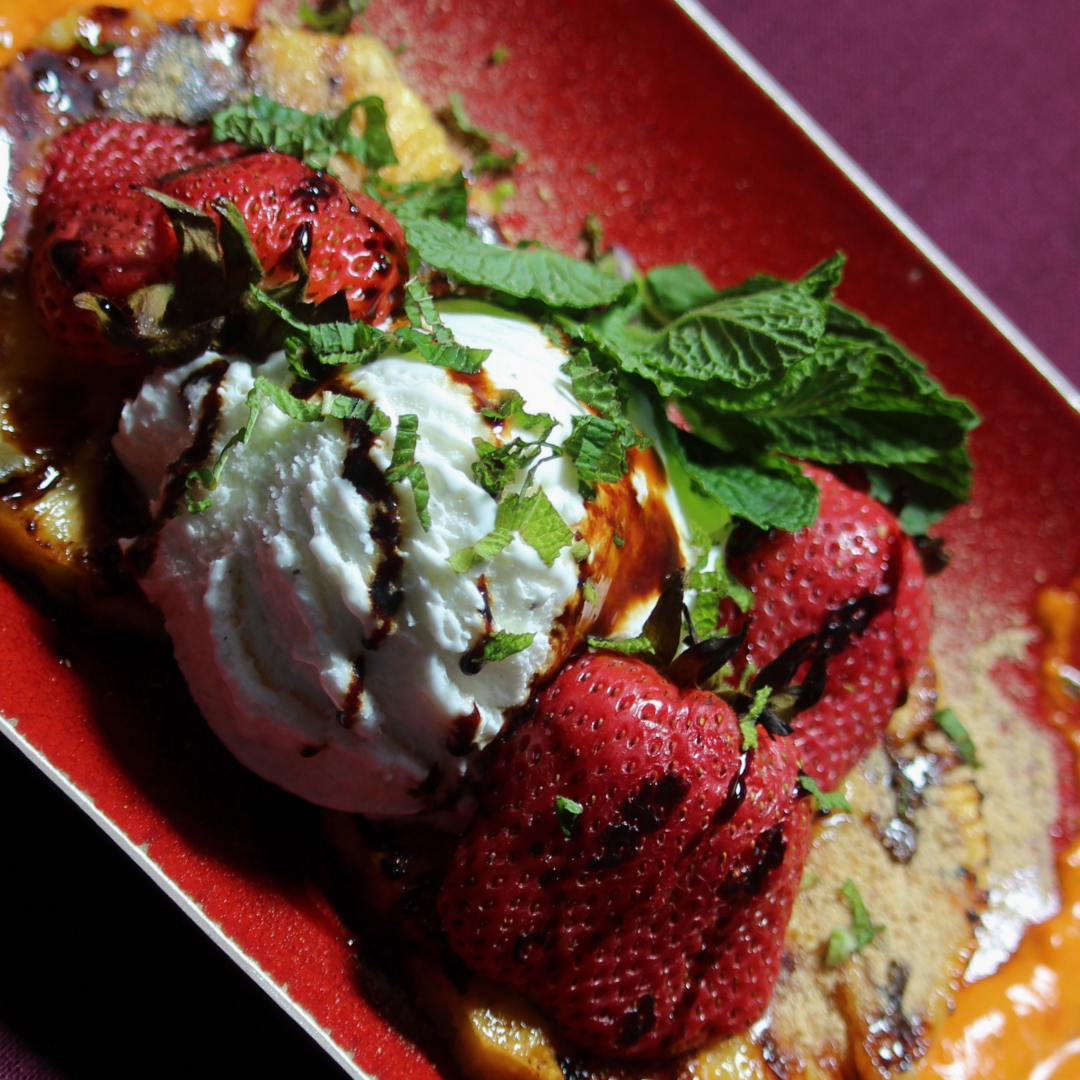 Sweet and Spicy Grilled Pineapple/Strawberry à la mode